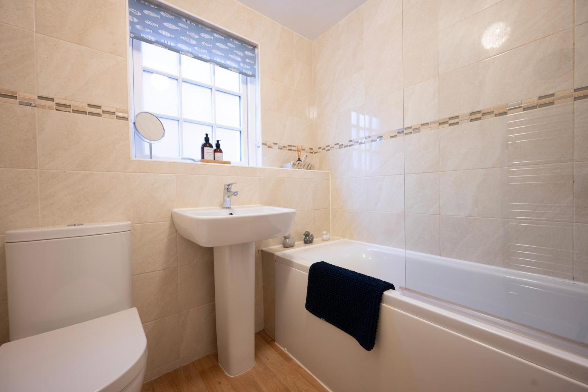 The Marlowe - Beautiful House In The Heart Of With Free Parking Holiday home *