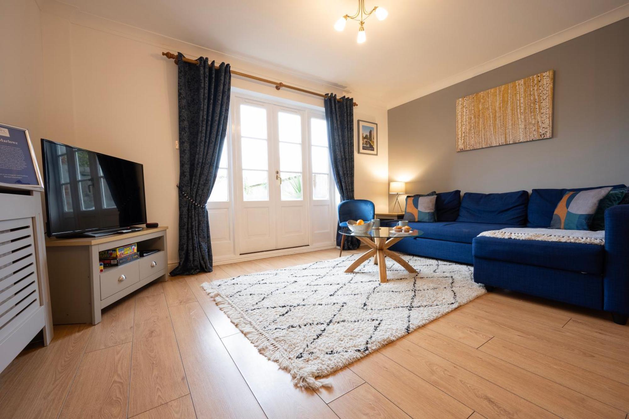 The Marlowe - Beautiful House In The Heart Of With Free Parking Holiday home